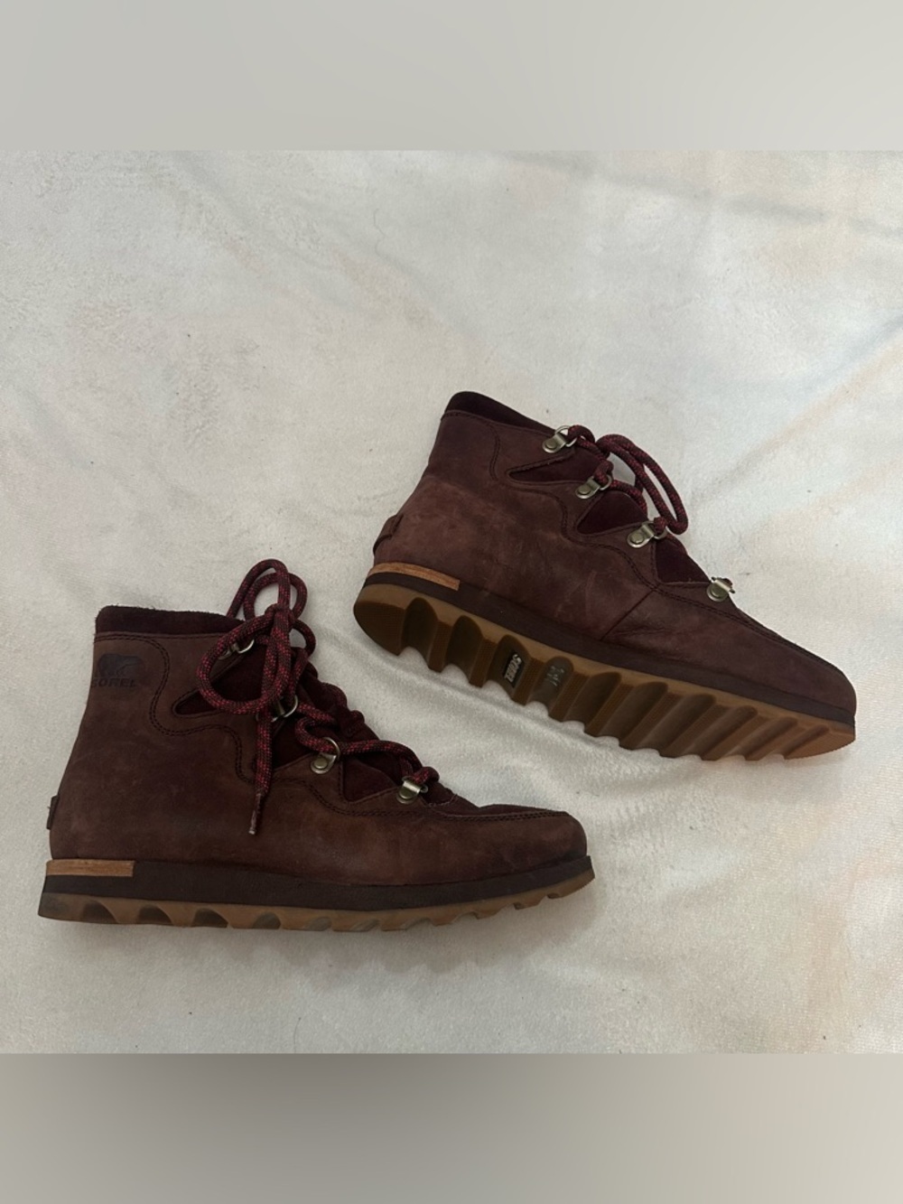 Sorel Women's Burgundy Sneakchic Alpine Boots Size 7.5 - Picture 3 of 10